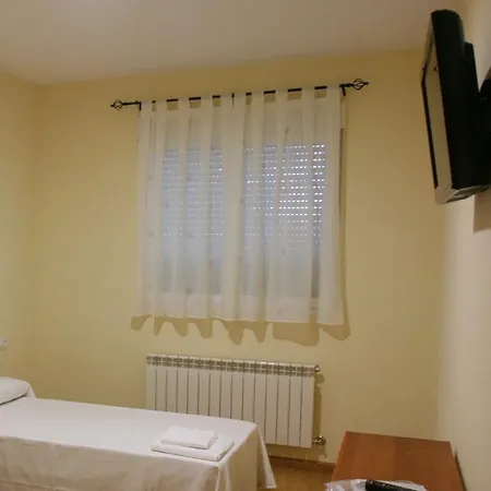 La Encina אכסניה Hospital de Órbigo